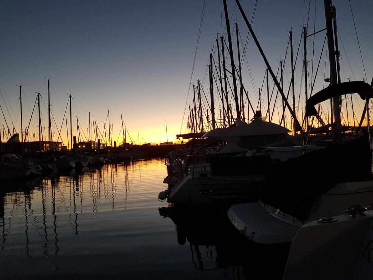 Hotel La Rochelle sur L'eau Extérieur photo